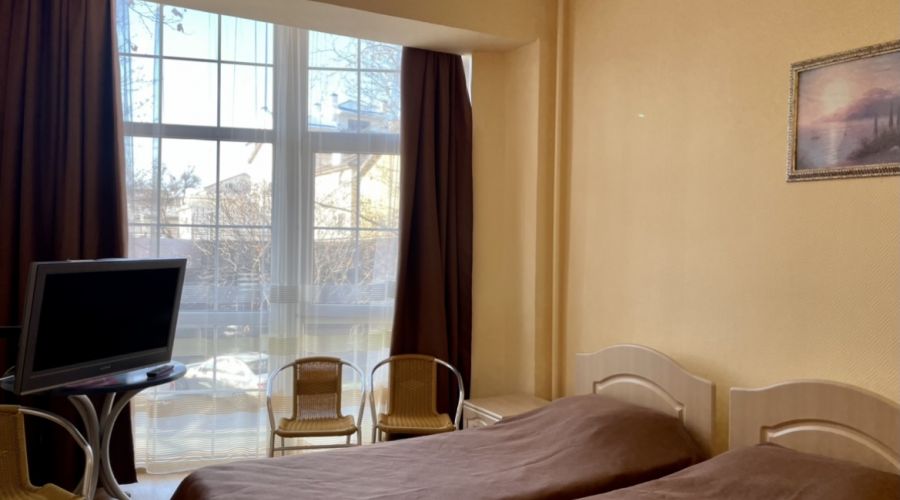 Комфорт 3-местный с панорамным окном