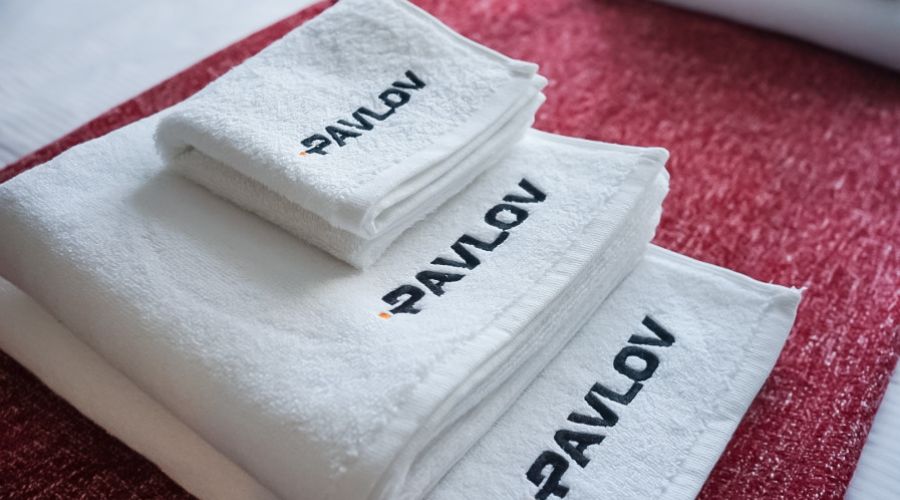 Студия 2-местная "Бордовая"