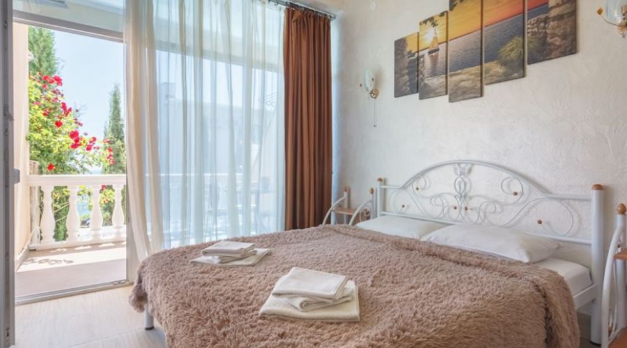 Студия 4-местная 2-комнатная