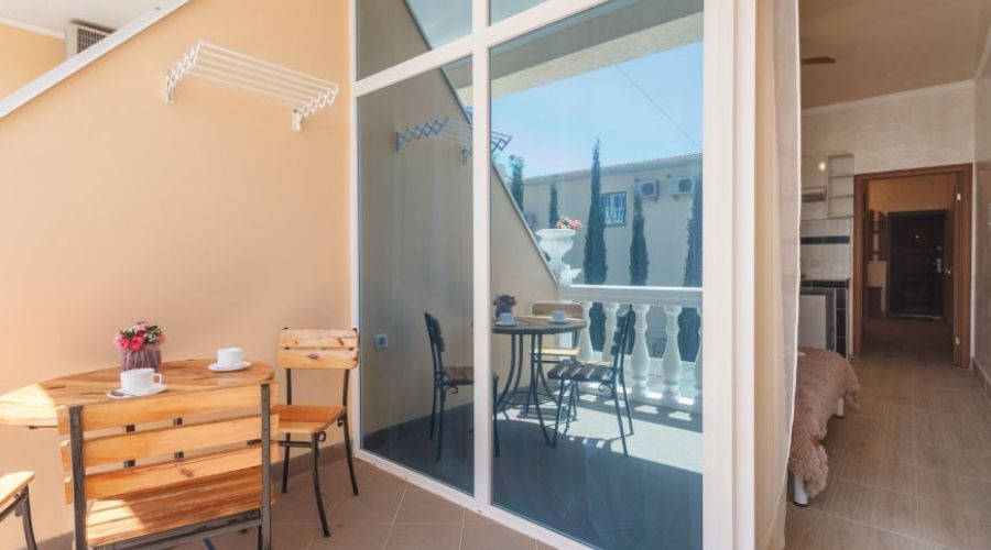 Студия 4-местная 2-комнатная