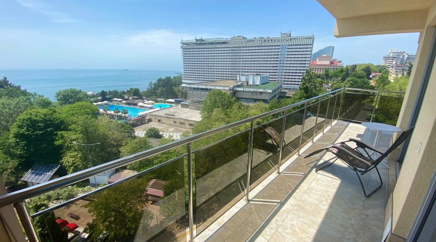 Люкс 0675 3-комнатный 6-мнестный с террасой и видом на море