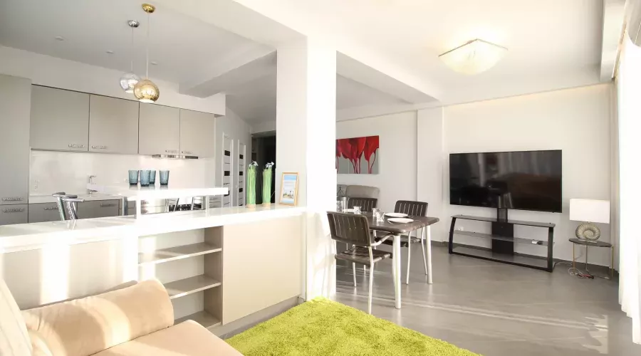 Люкс 0675 3-комнатный 6-мнестный с террасой и видом на море