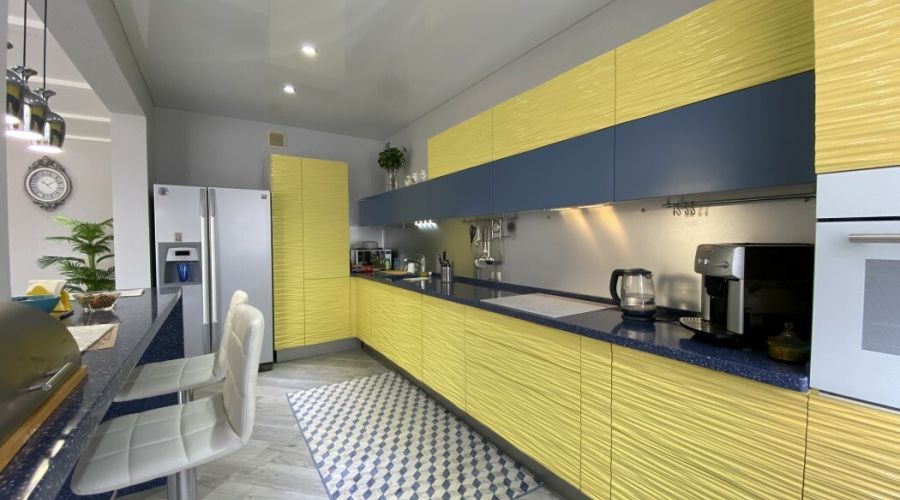 Апартаменты 0561 Видовой модерн 3-комнатные 6-местные с балконом, Первомайская 5 