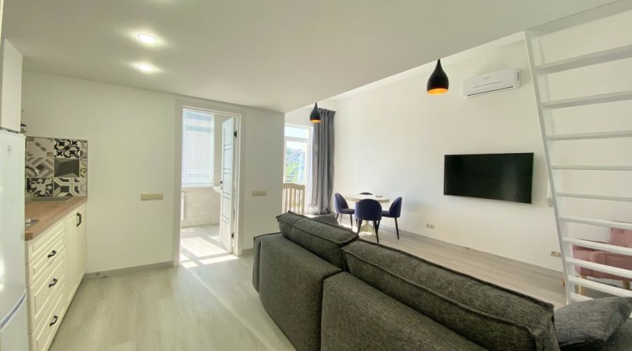 Апартаменты 0104 Мезонин 4-местный с балконом