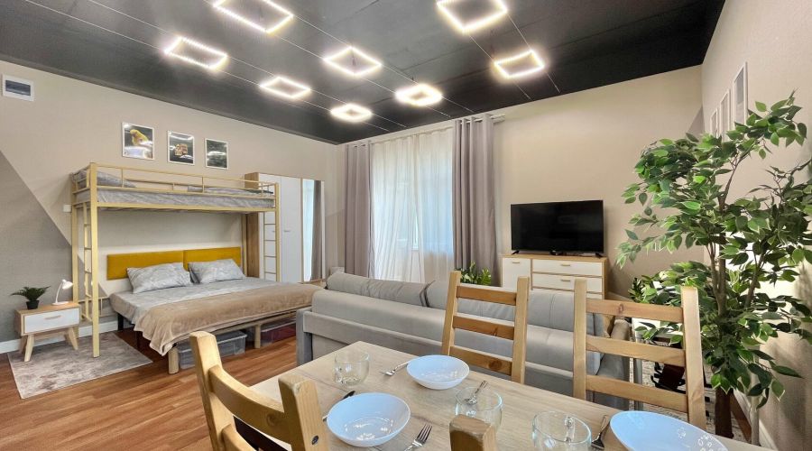 Студия 0185 Солнце 5-местный с отдельным входом