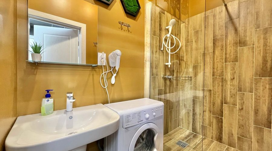 Студия 0185 Солнце 5-местный с отдельным входом