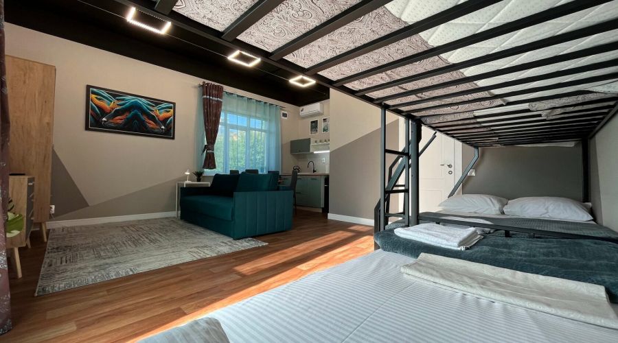 Студия 0182 7-местная с отдельным входом