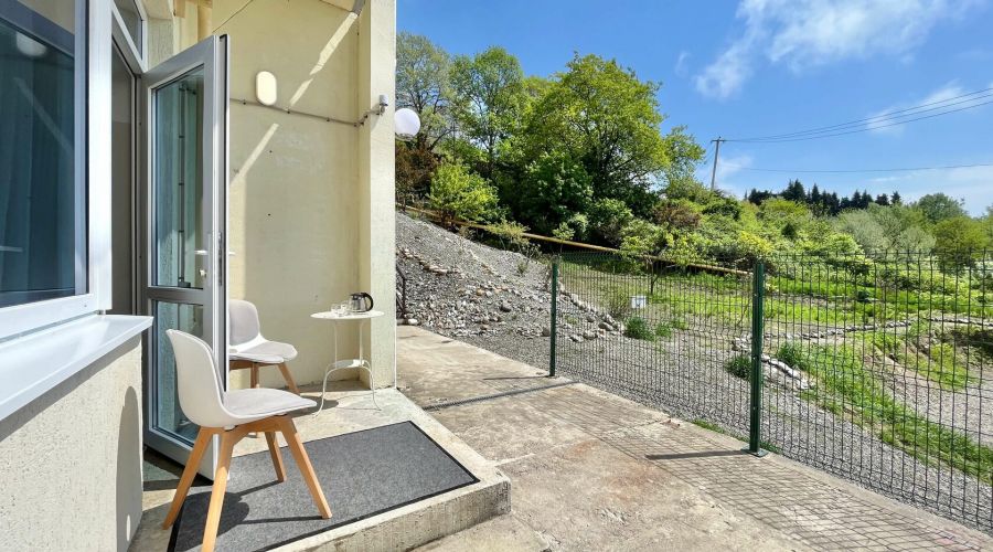 Студия 0185 Солнце 5-местный с отдельным входом