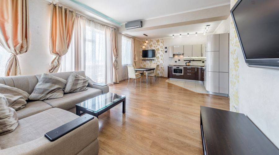 Апартаменты 0015 3-комнатные с балконом