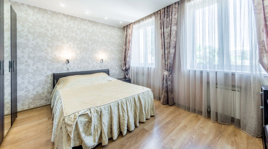 Апартаменты 0015 3-комнатные с балконом