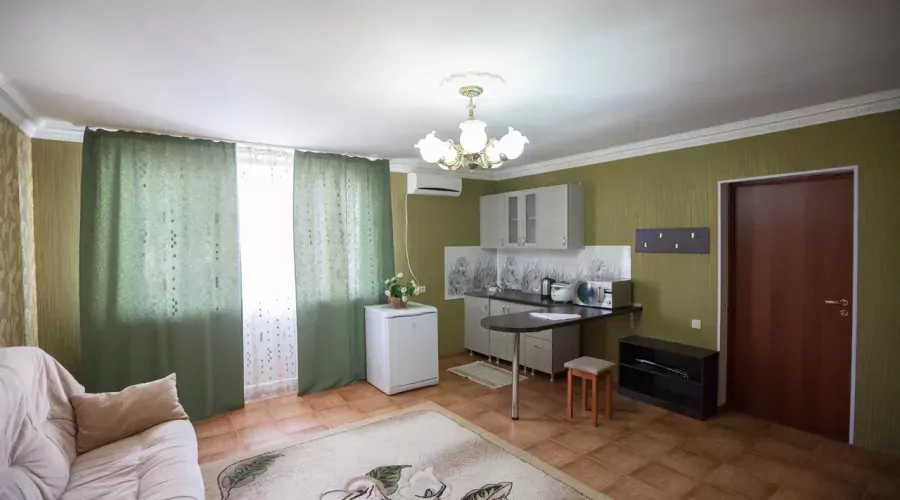 Люкс Семейный 2 комнатный люкс с кухней