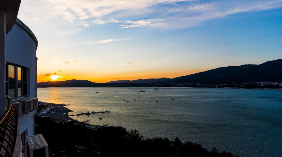 Апартаменты Приморская 30А / 68 с видом на море от LetoApart  