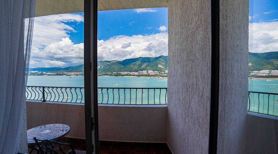 Апартаменты Приморская 30А / 68 с видом на море от LetoApart  