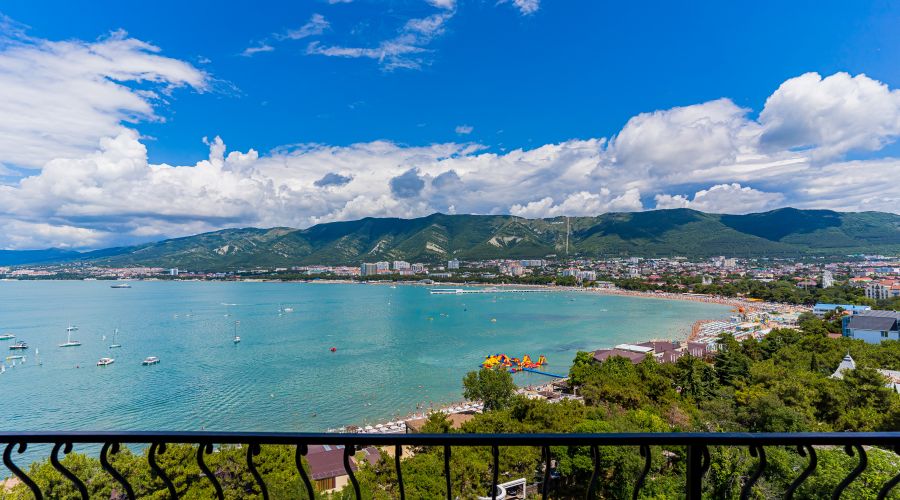 Апартаменты Приморская 30А / 68 с видом на море от LetoApart  