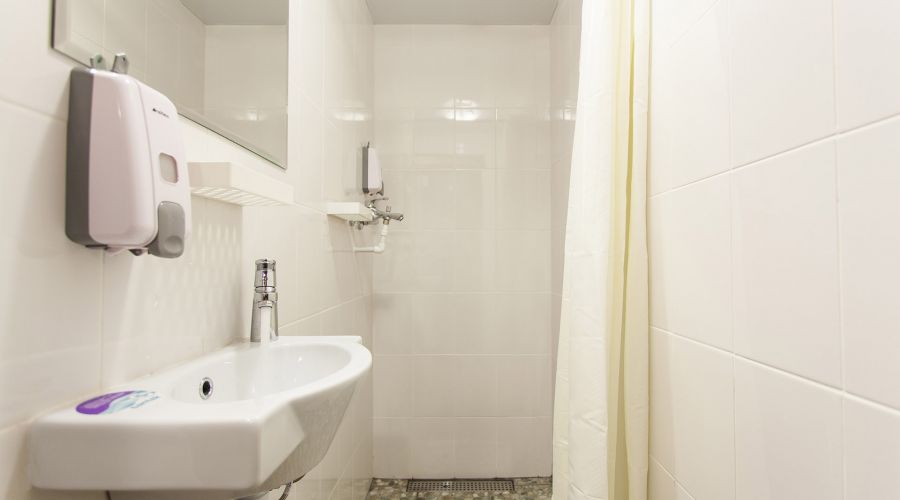 Бюджетный 3-местный, без окна