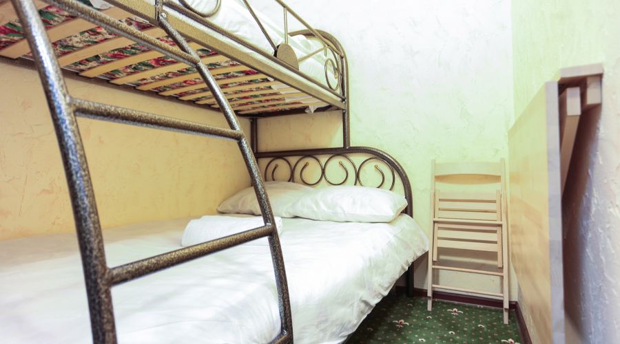 Бюджетный 3-местный, без окна