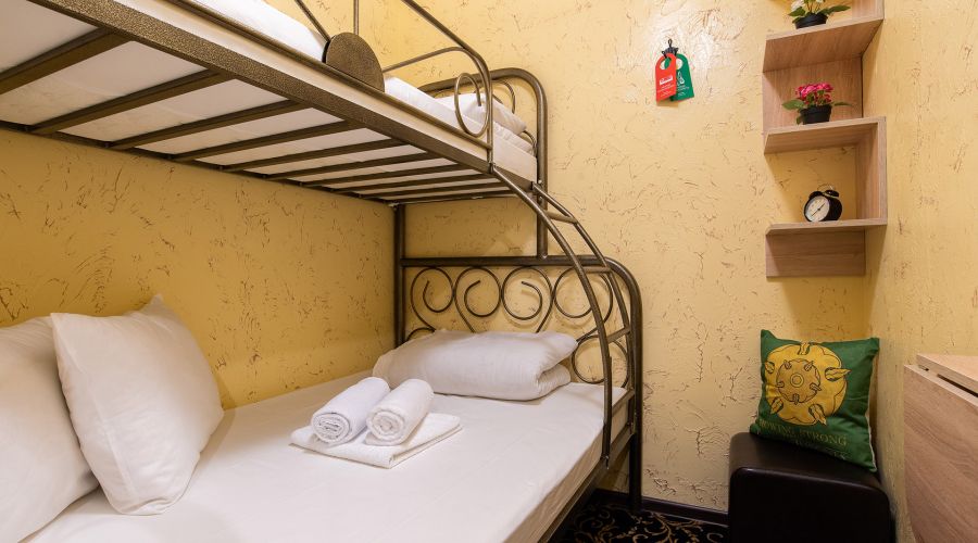 Бюджетный 3-местный, без окна