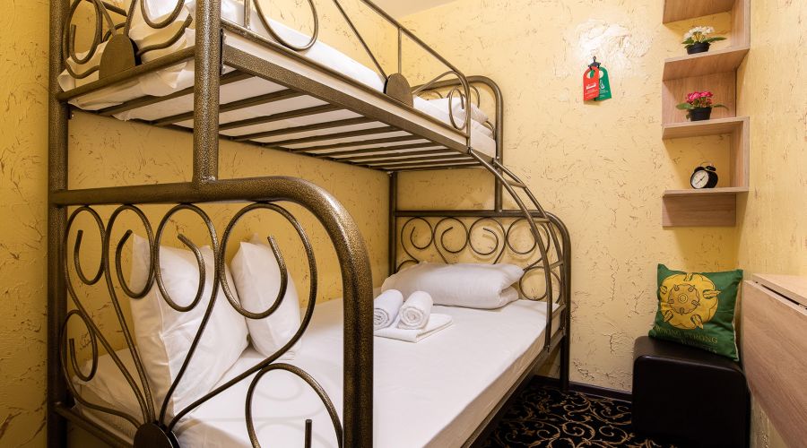 Бюджетный 3-местный, без окна