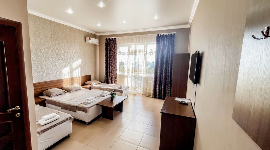 Комфорт 4-местный с балконом