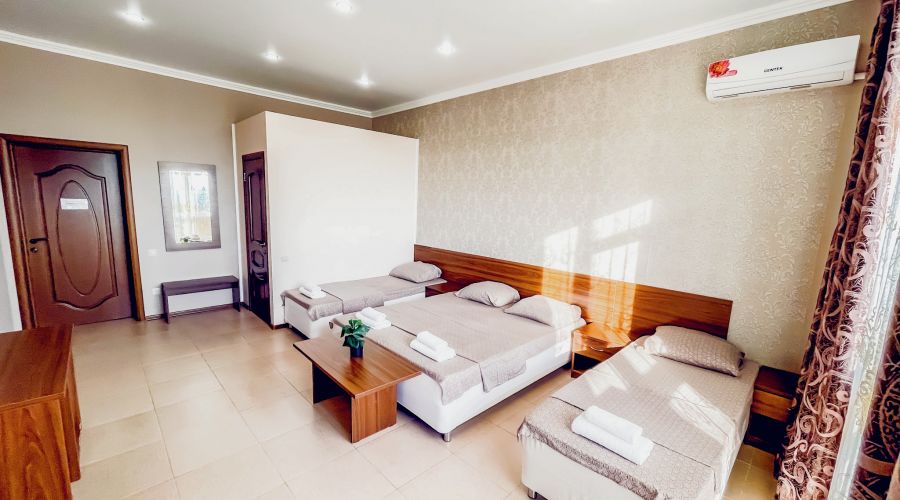 Комфорт 4-местный с балконом