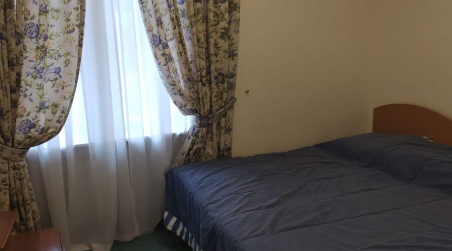 Джуниор сюит 4-местный 3-комнатный без балкона №4 Восток корпус 2