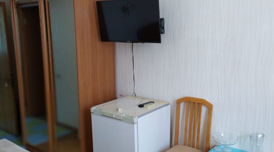 Стандарт 2-местный 1-комнатный с балконом и душевой кабиной Юг корпус 1