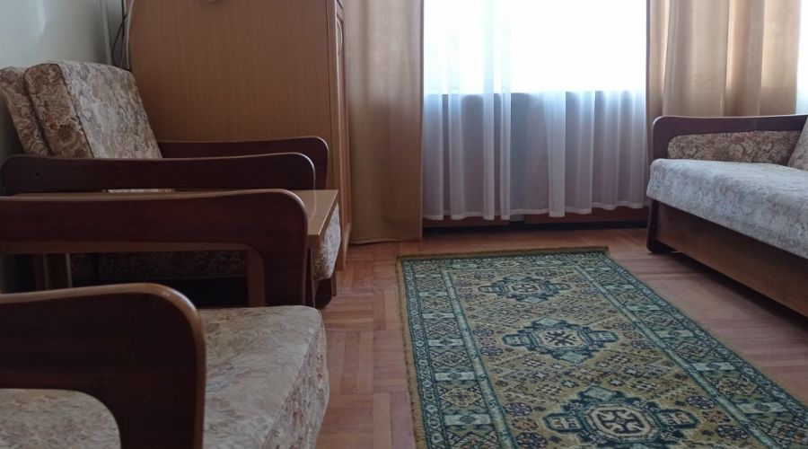 Стандарт 2-местный 2-комнатный без балкона с ванной 1 этаж ЮГ корпус 1