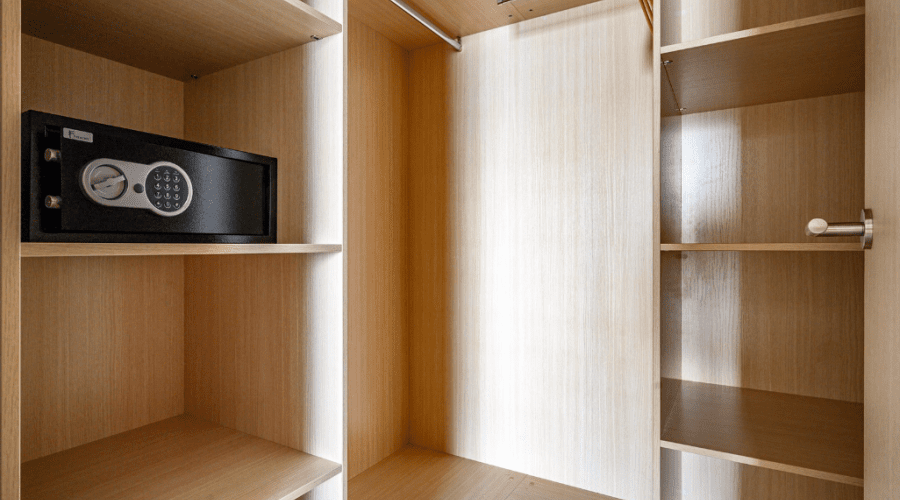 Люкс 4-местный 3-комнатный