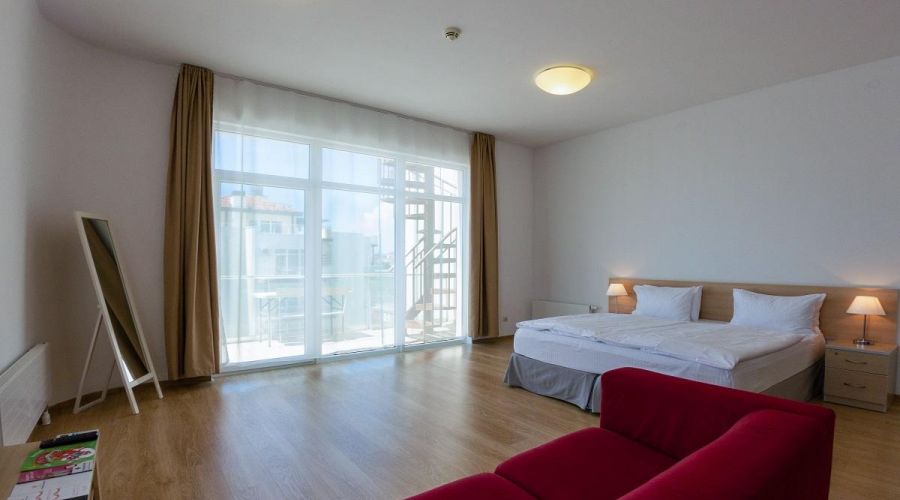 Студия с выходом на кровлю