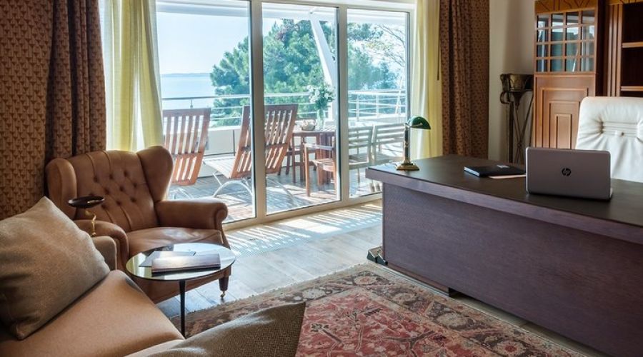 Сюит 2-местный 2-комнатный