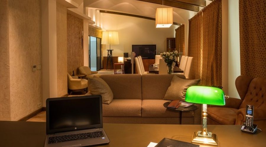 Сюит 2-местный 2-комнатный