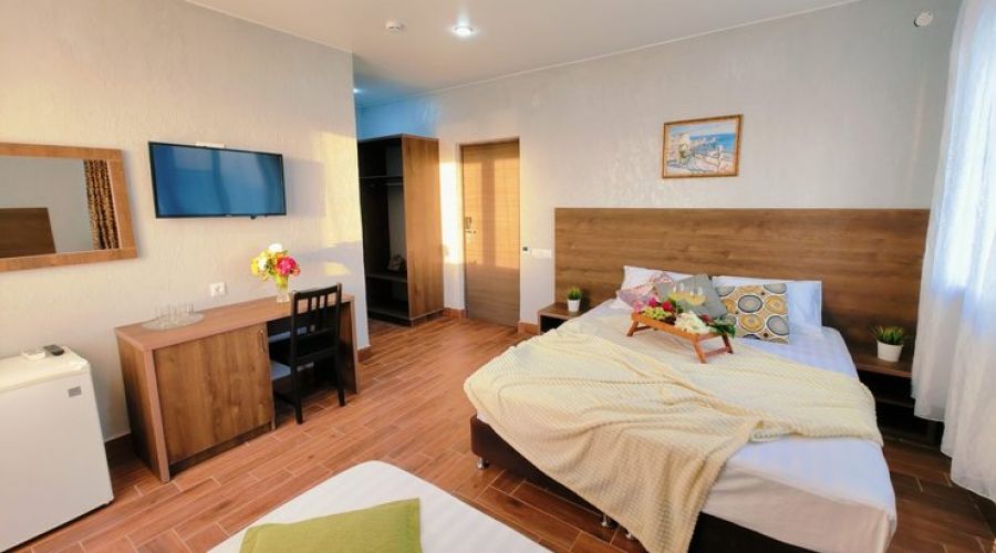 Полулюкс 3-местный 1-комнатный (вид на море)