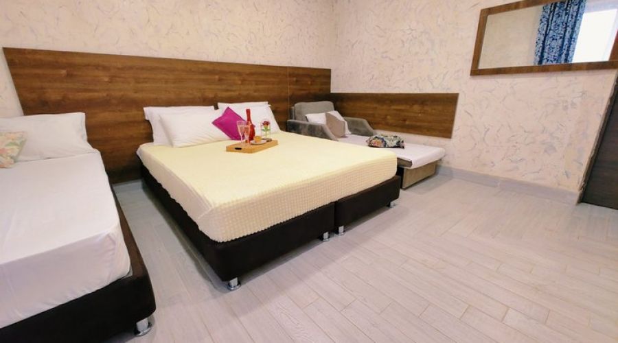 Полулюкс 4-местный 1-комнатный (вид на море)