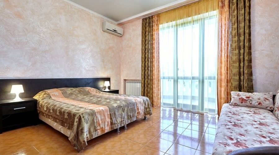 Стандартный 4-местный 1-комнатный (с балконом)