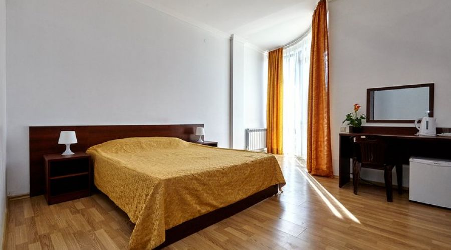 Стандартный 4-местный 1-комнатный (с балконом)